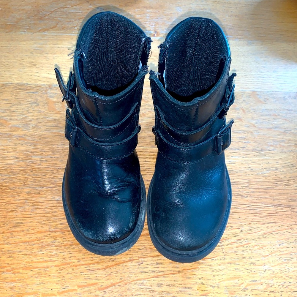 Clark’s black boots, Size 8